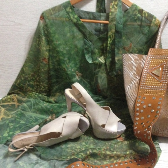 Dress - Picture 3 of 3